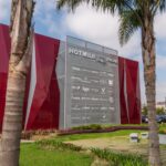 Fachada da HOTMILK PUCPR, ecossistema de inovação que recebeu investimentos para um Hub Deeptech nos próximos anos